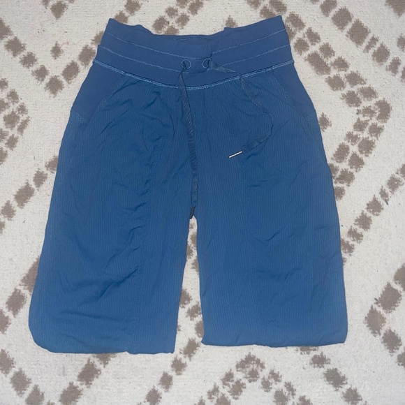 Lululemon studio pants - Picture 1 of 3